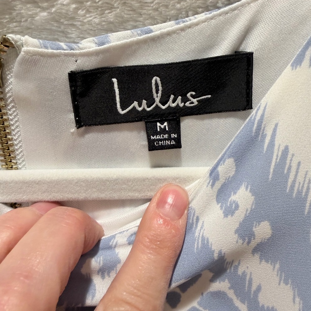 Feel Effortlessly Chic in this Throw It On And You’re Put Together Shift Dress! - Picture 8 of 8